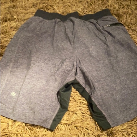 Lululemon gray shorts size M - Picture 2 of 2